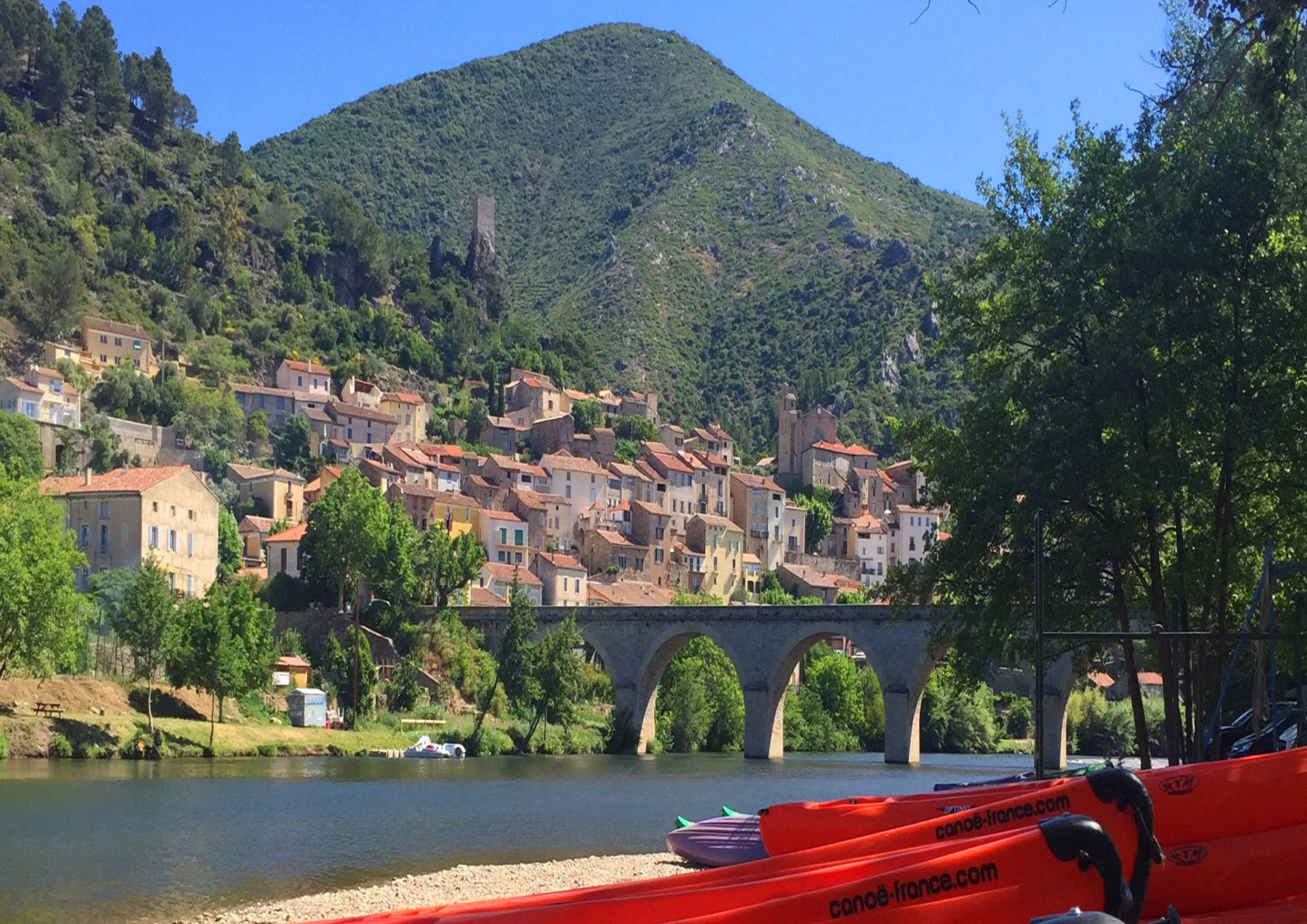 Base de location canoe kayak sup stand up paddle à Roquebrun